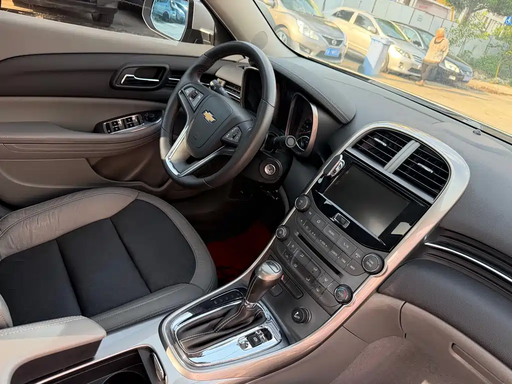 Chevrolet Malibu 2.0L Auto Luxury Edition, фото 18