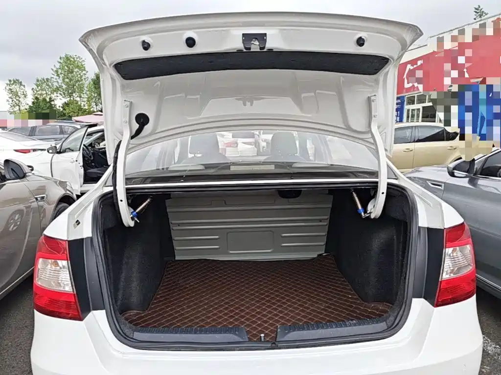 Skoda Rapid — миниатюра 19
