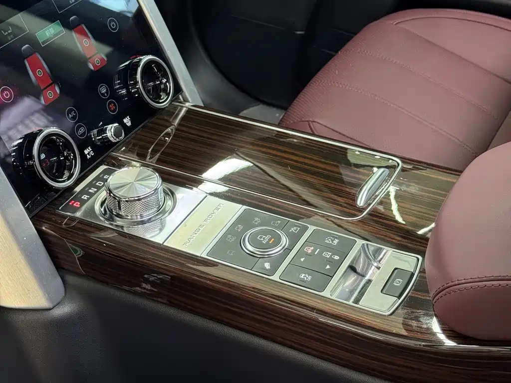Land Rover Range Rover — миниатюра 7