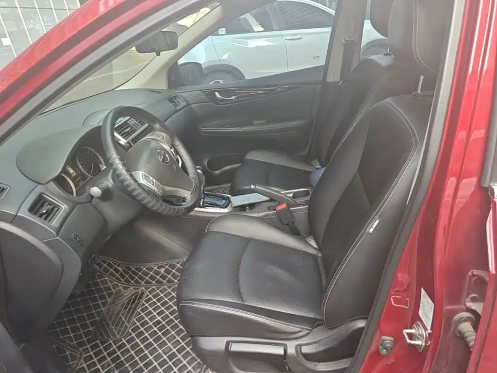 Nissan Tiida — миниатюра 15