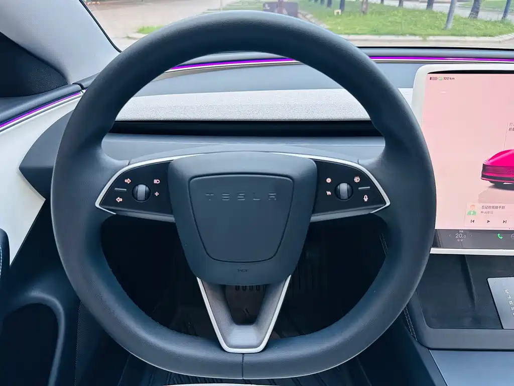 Tesla Model 3 — миниатюра 15