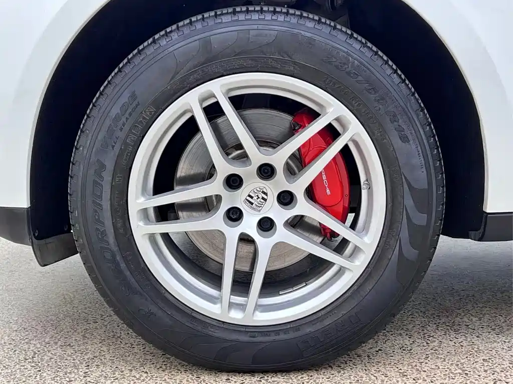 Porsche Macan — миниатюра 5