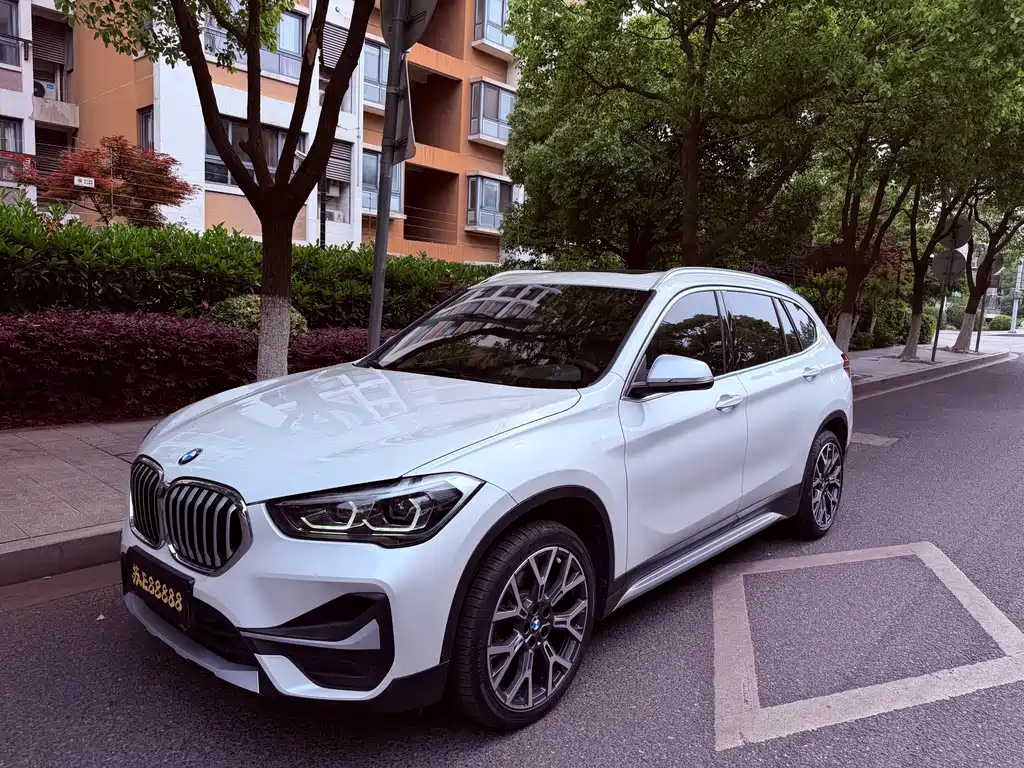 Купить BMW X1