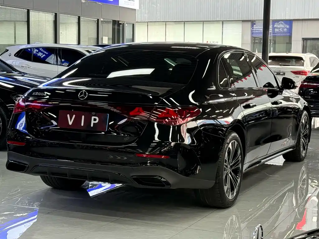 Mercedes-Benz E-Class — миниатюра 5