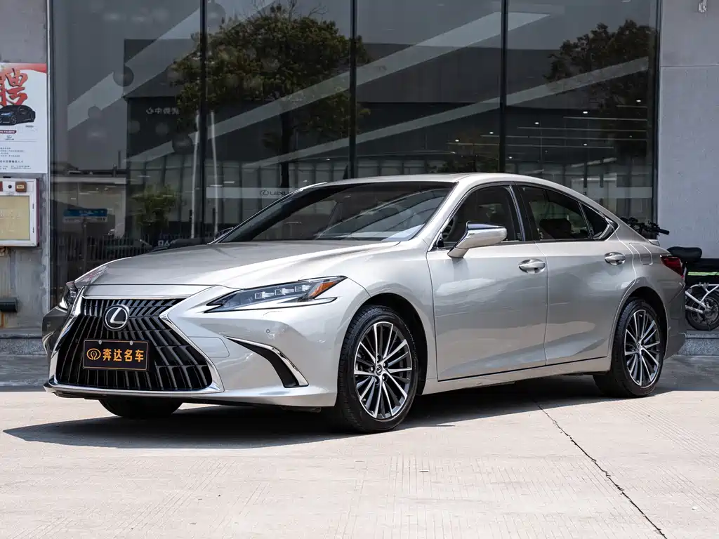 Lexus ES 2023