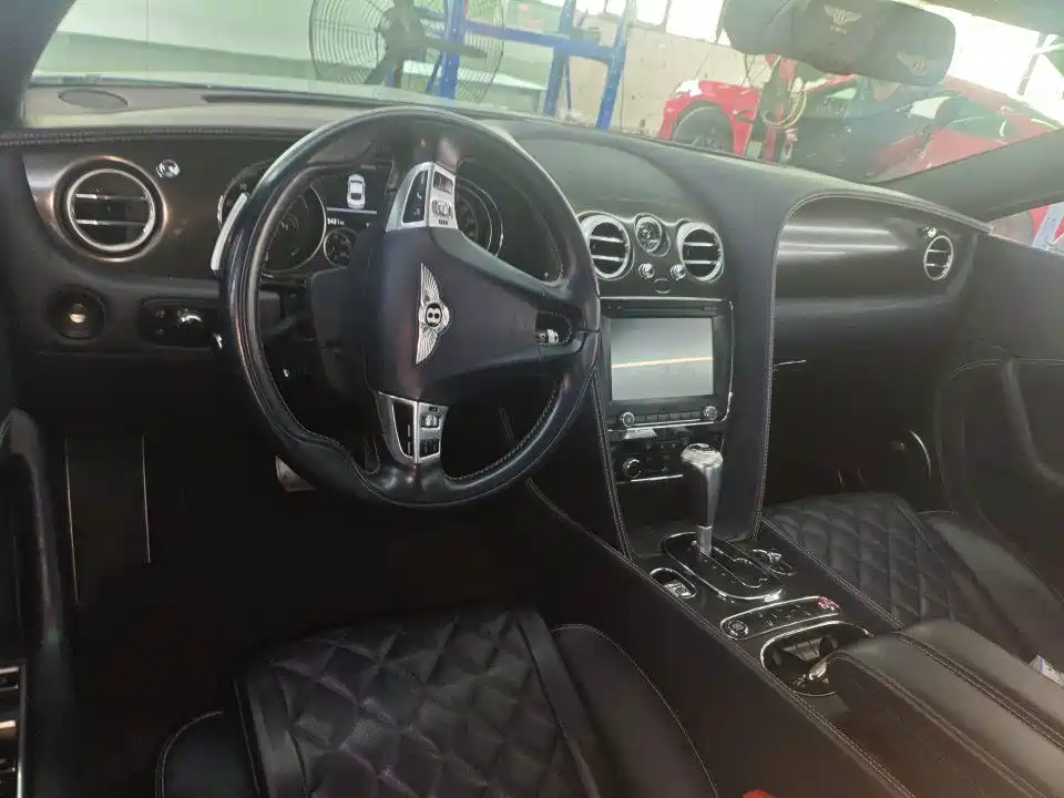 Bentley Continental — миниатюра 4