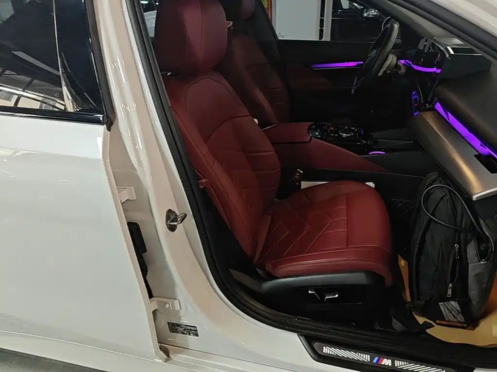 BMW 5 Series — миниатюра 25