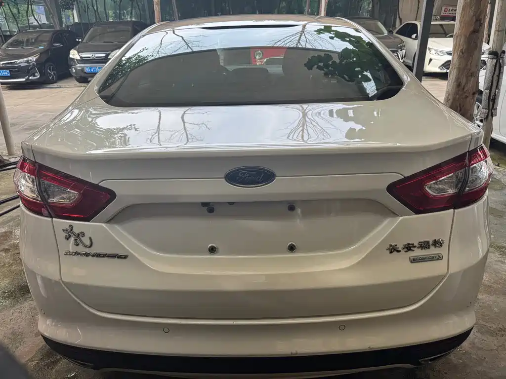 Ford Mondeo — миниатюра 11