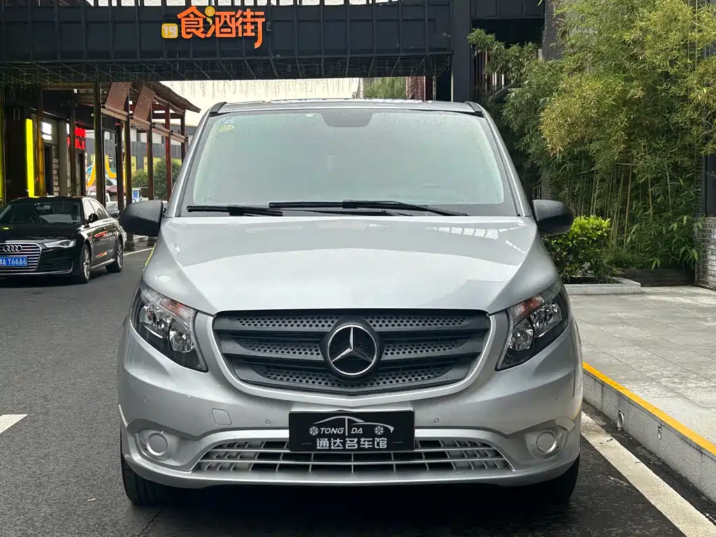 MERCEDES-BENZ VITO