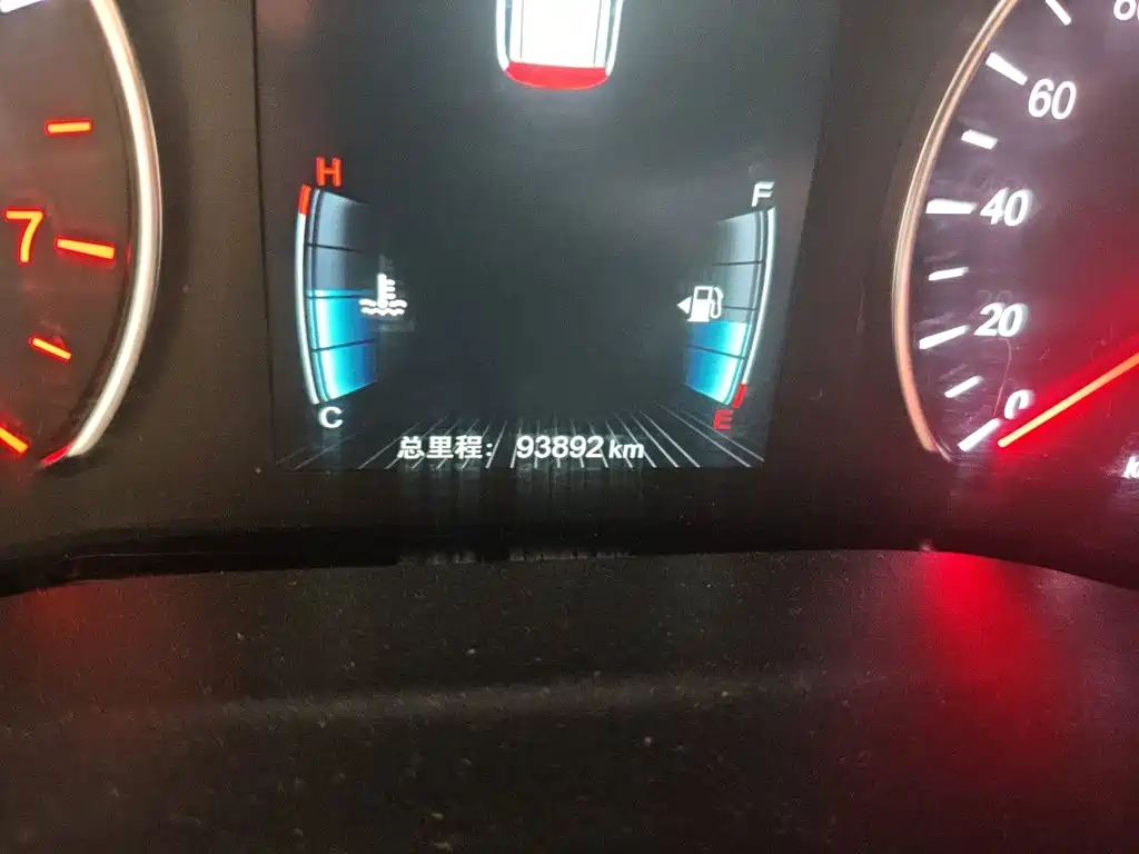 BYD MAX — миниатюра 5