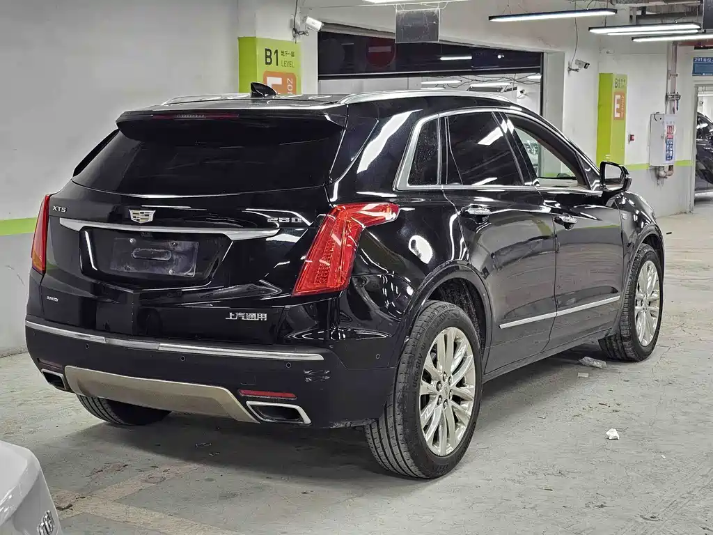 CADILLAC XT5
