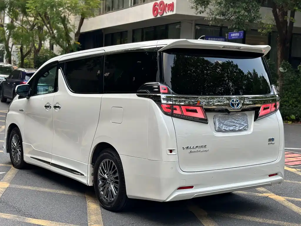 Toyota Vellfire — миниатюра 4