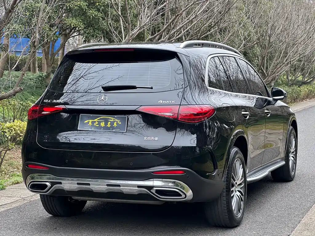 MERCEDES-BENZ GLC