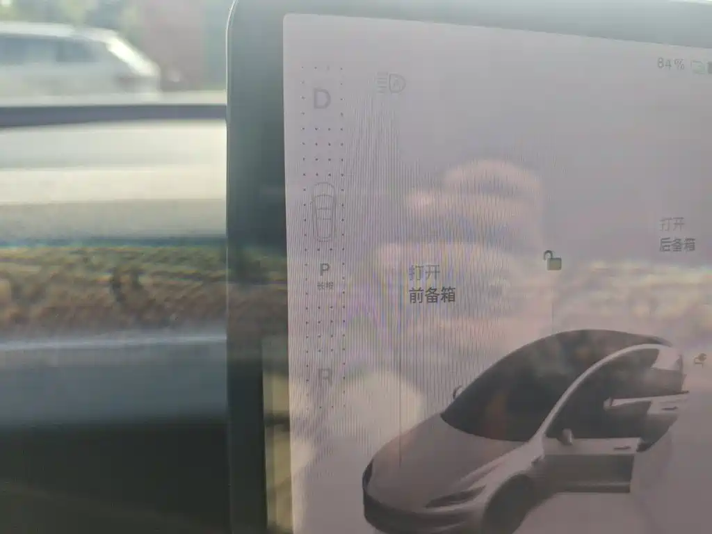 Tesla Model 3 — миниатюра 11
