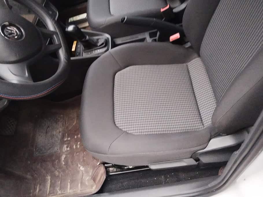 Volkswagen Santana 1.5 л 2022 г. Белый, пробег 24000 км