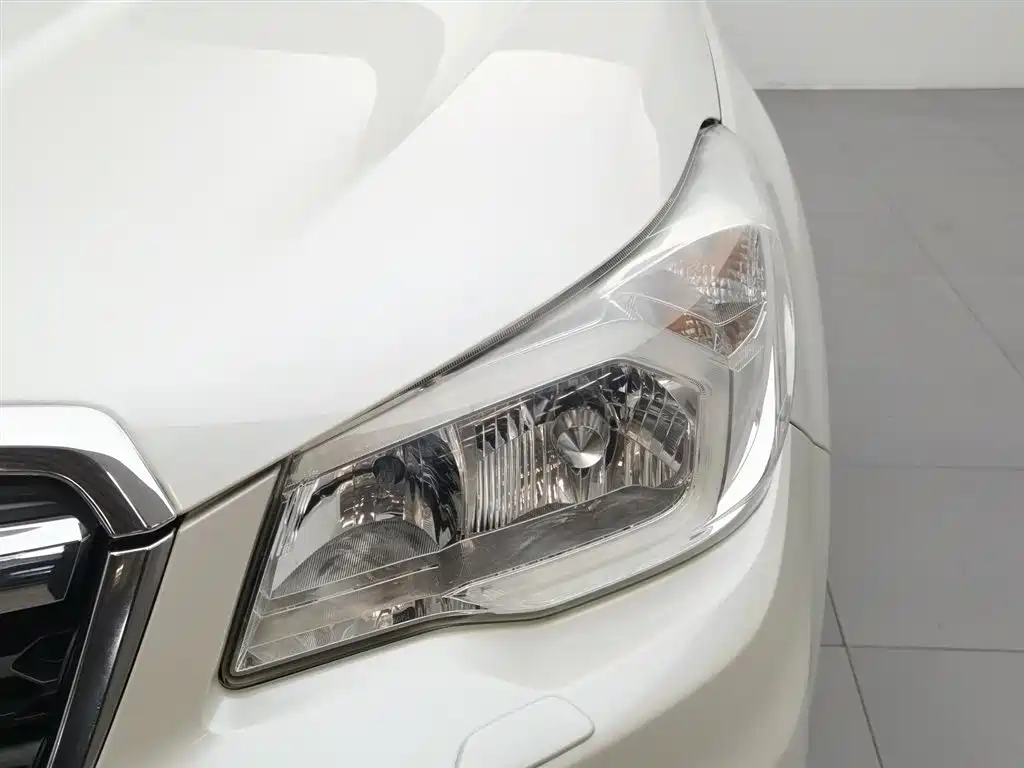 Subaru Forester 2013 2.5i AT Luxury
