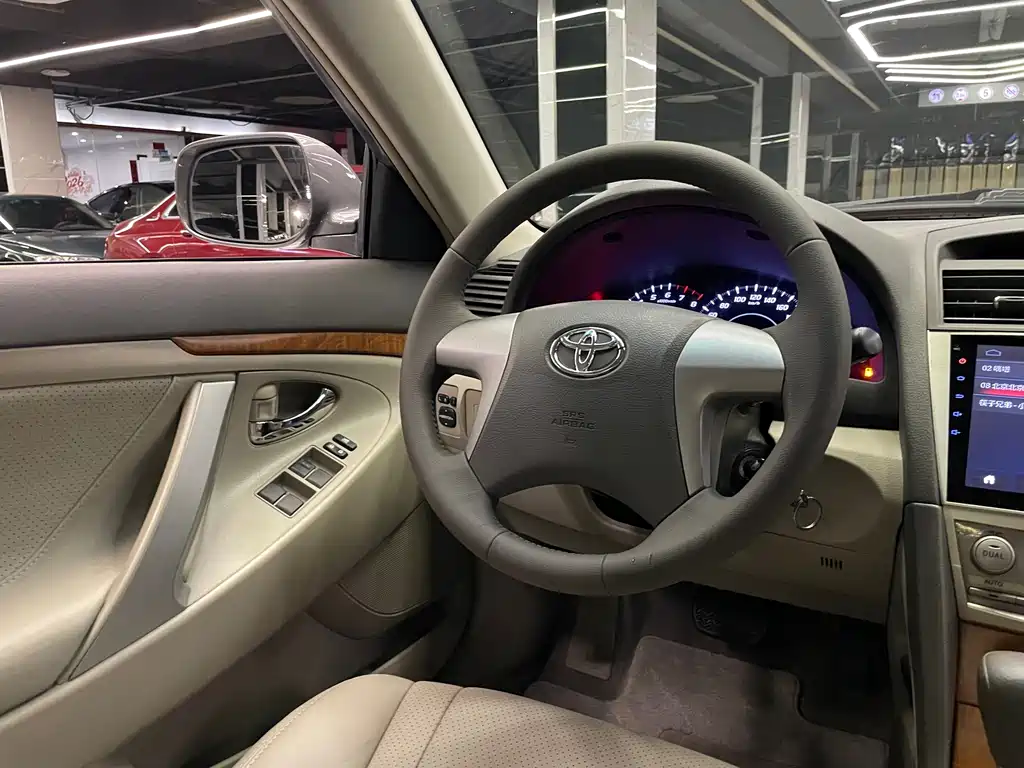 Toyota Camry — миниатюра 13