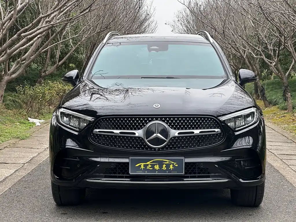 MERCEDES-BENZ GLC