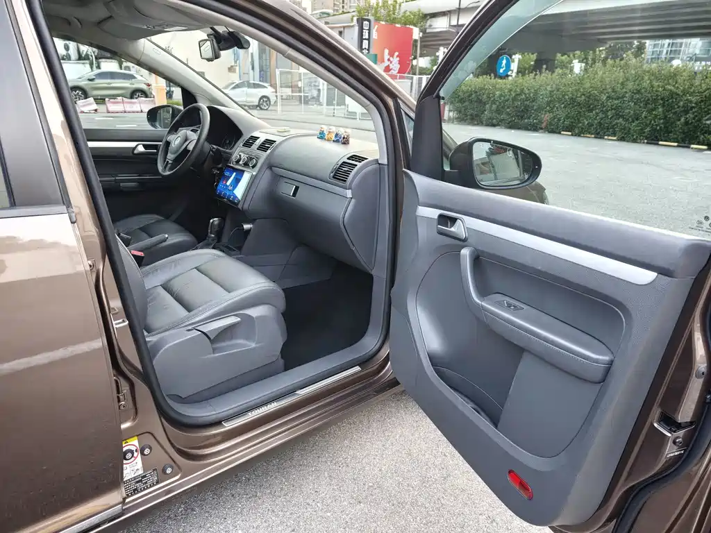 Volkswagen Touran — миниатюра 9
