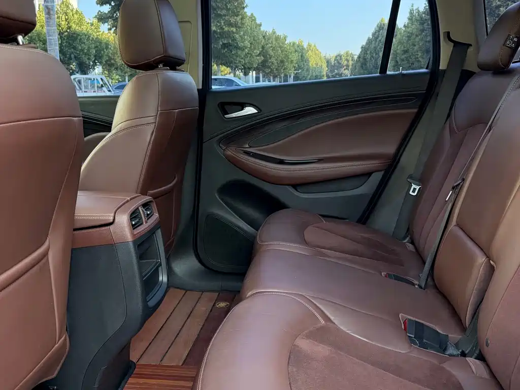 Buick Envision Plus — миниатюра 9