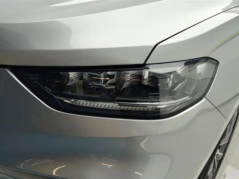 WEI PAI WEI BRAND VV5