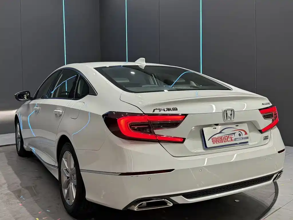 Honda Accord — миниатюра 8
