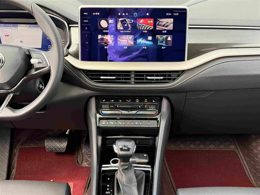 Skoda Kodiaq 2023 Черный из Китая