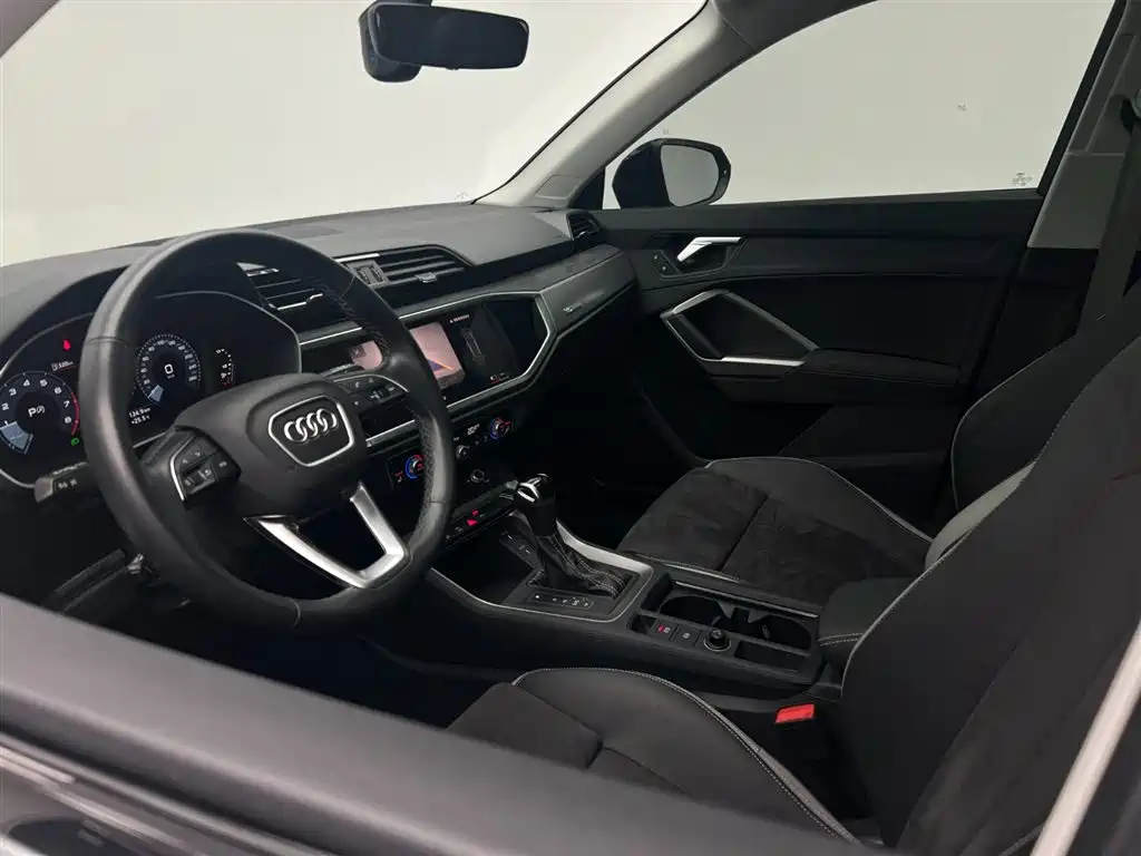 Audi Q3 2022 35 TFSI