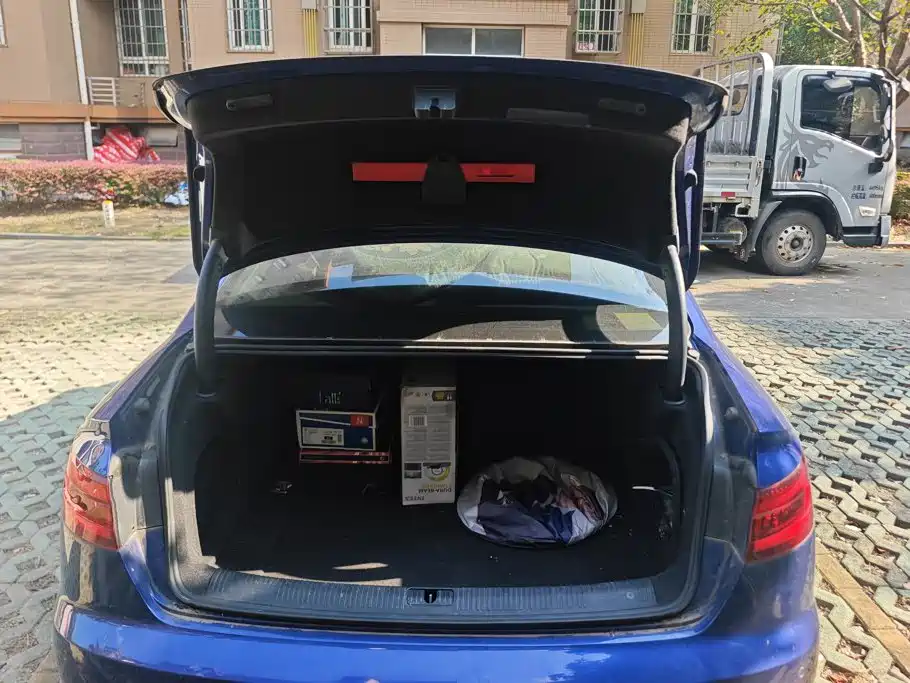 Audi A4L — миниатюра 4