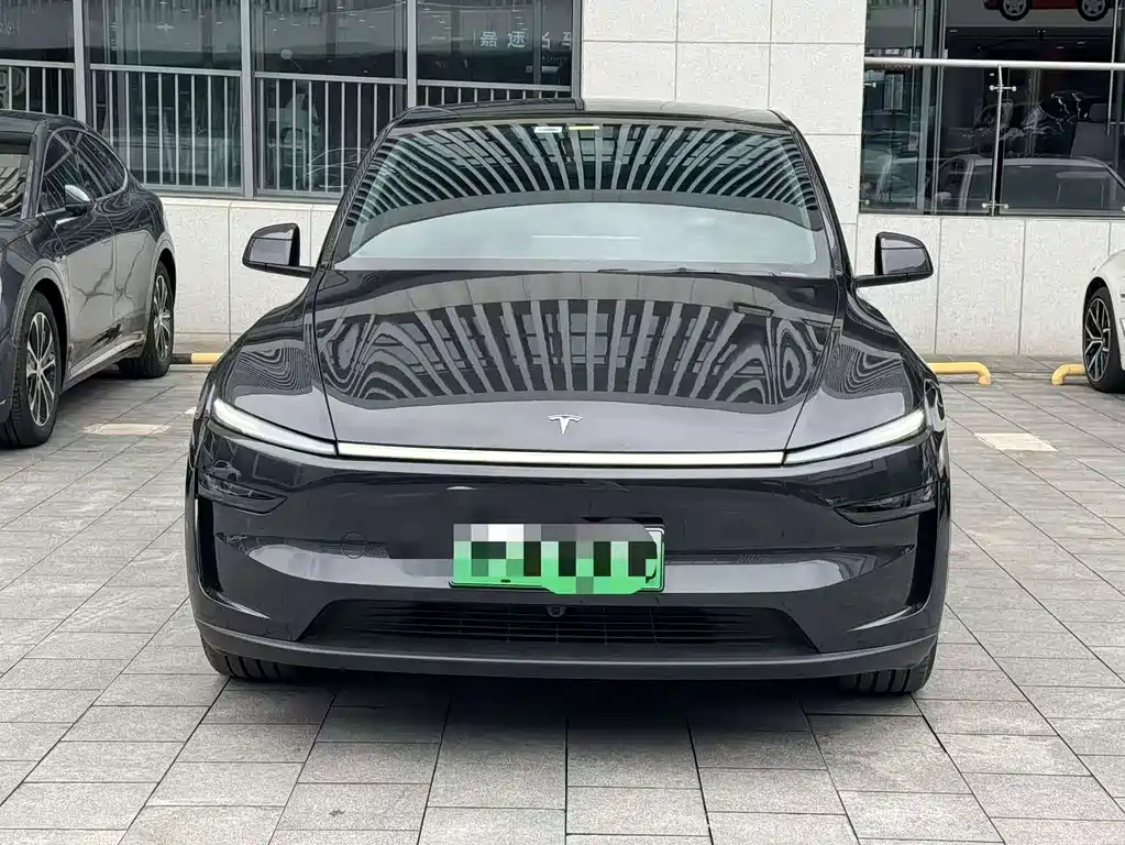 Tesla Model Y — фотографии объявления, Фото 3