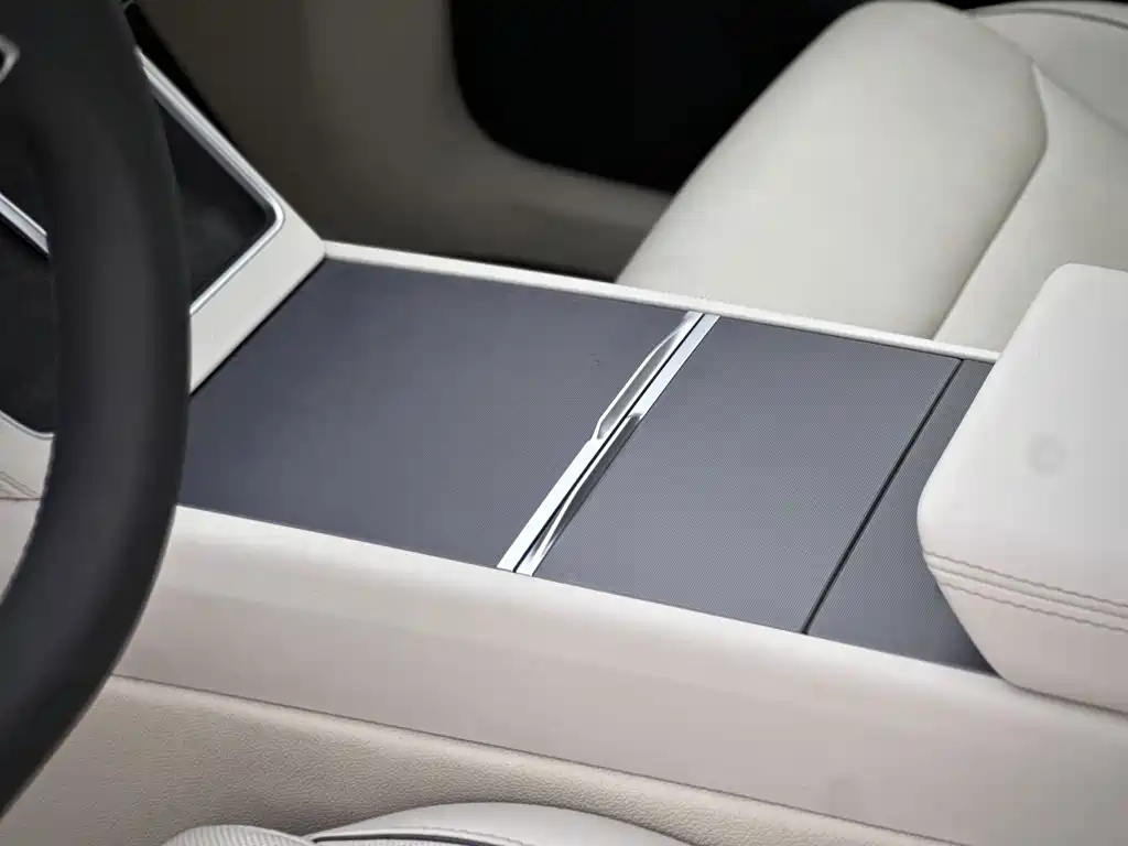 Tesla Model Y L — миниатюра 16