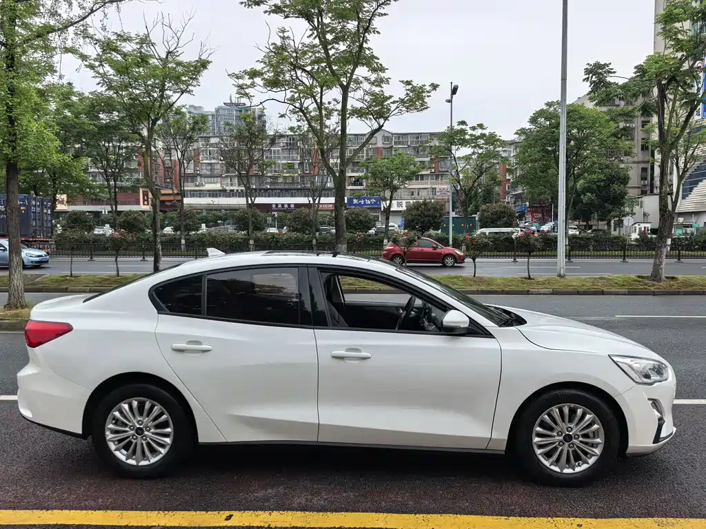Ford Focus 2019 EcoBoost 180 AT