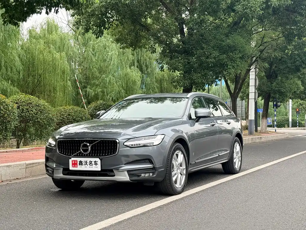 Volvo V90