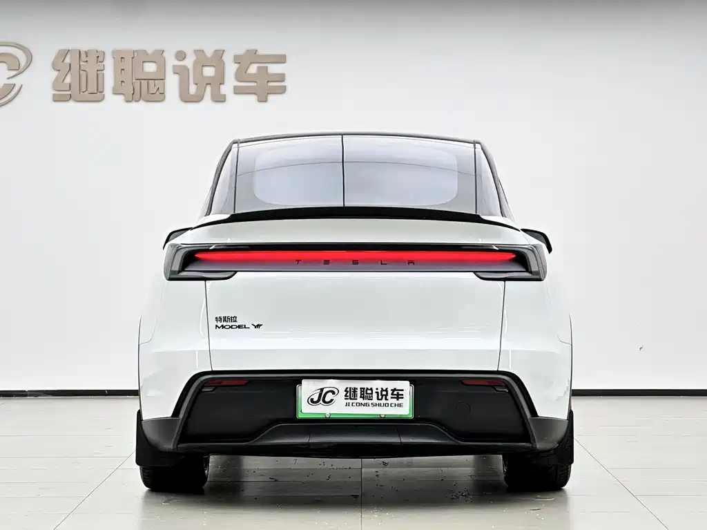 Tesla Model Y L — миниатюра 5