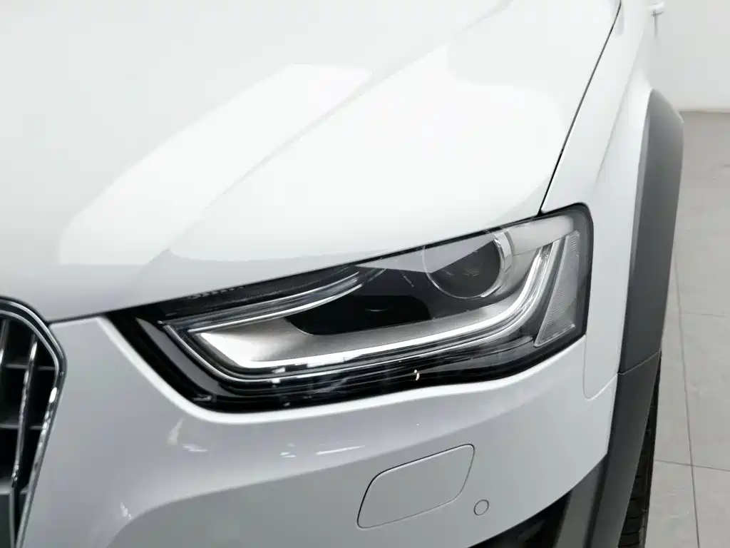 Audi A4 (Import) — миниатюра 7
