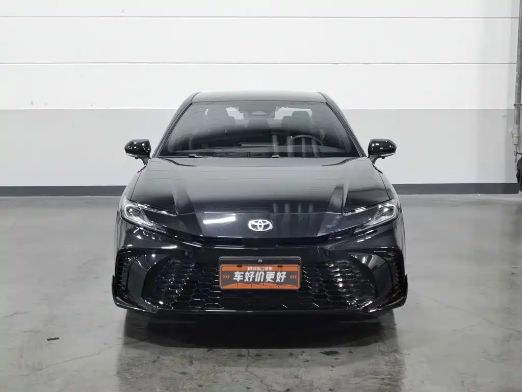Toyota Camry — миниатюра 3