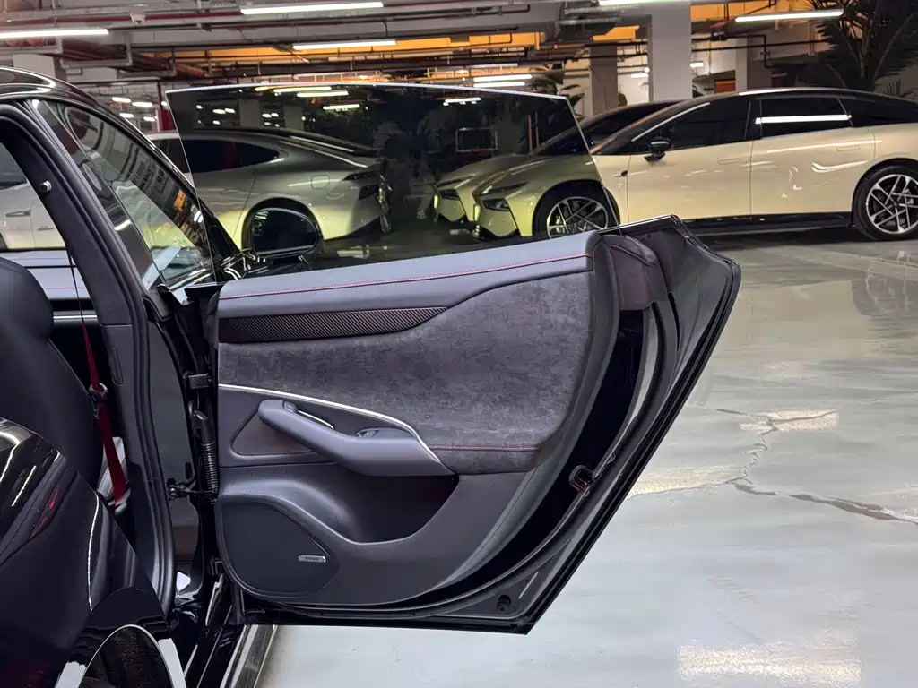 XIAOMI CAR XIAOMI SU7 ULTRA