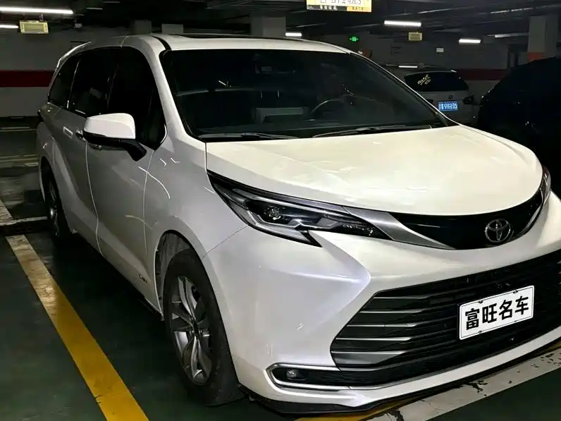 Toyota Sienna — миниатюра 3