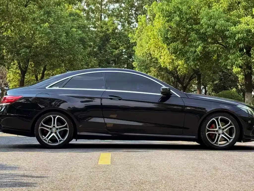 Mercedes-Benz E-Class (Import) — миниатюра 4