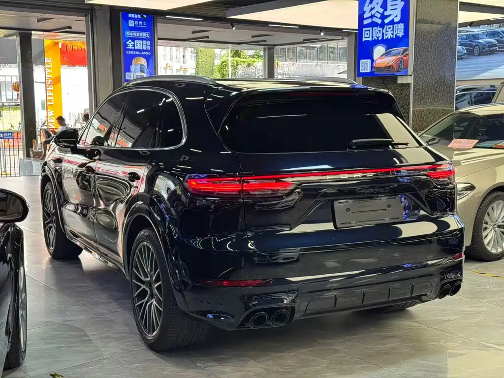 Porsche Cayenne — миниатюра 14