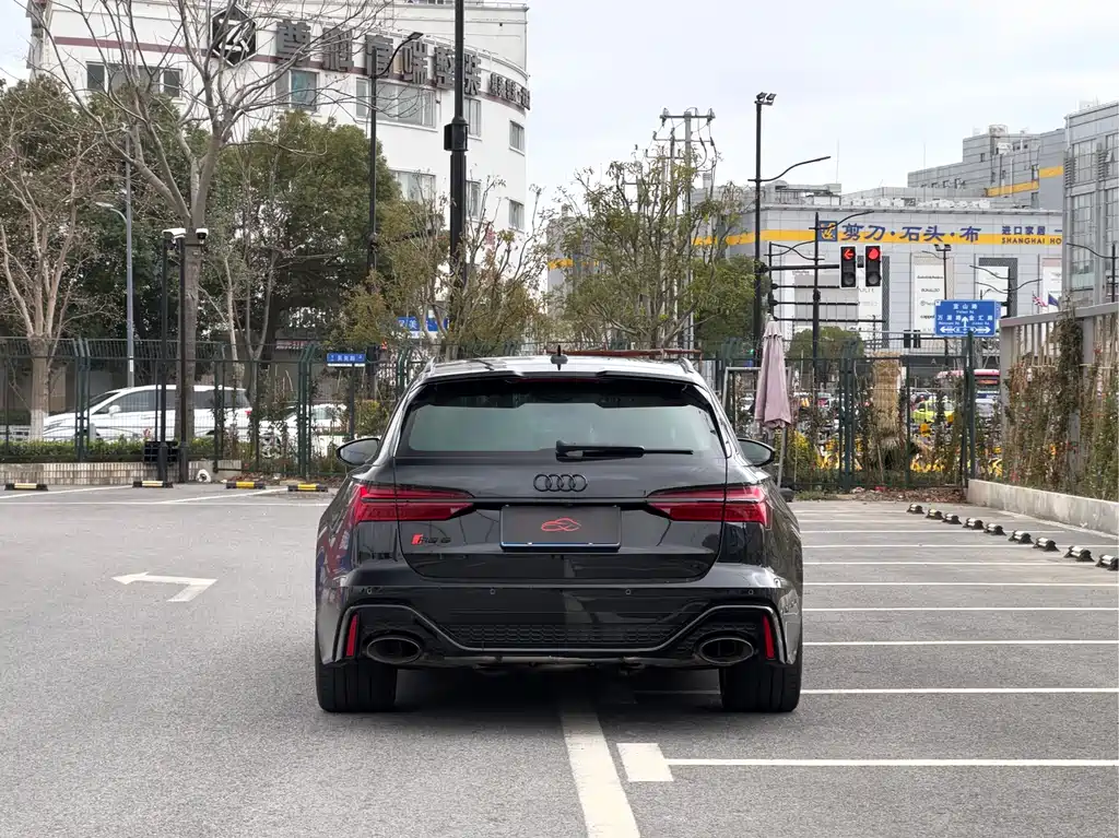 AUDI RS 6
