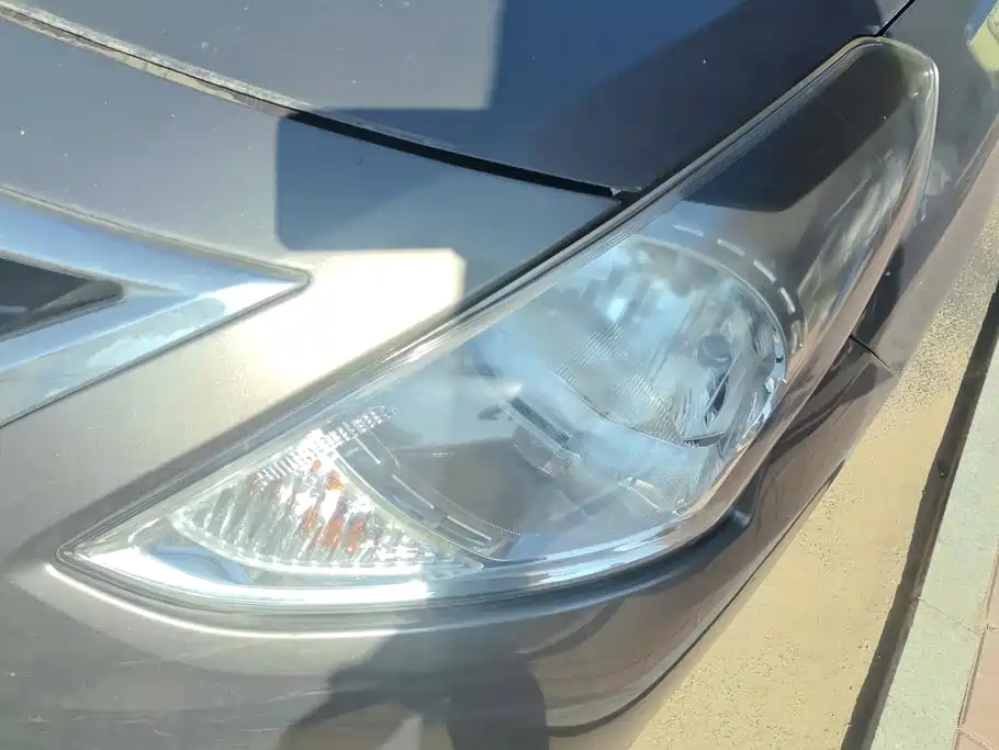Nissan Sunny — миниатюра 5