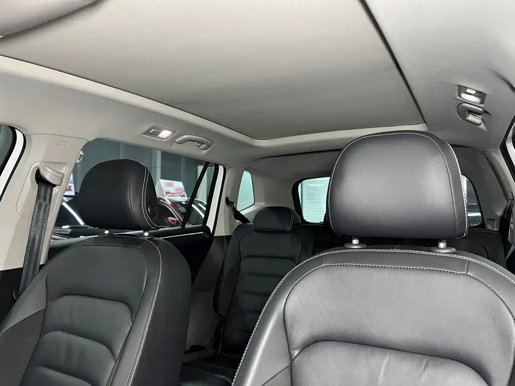 Volkswagen Tiguan L L 2021 330TSI AT R-Line