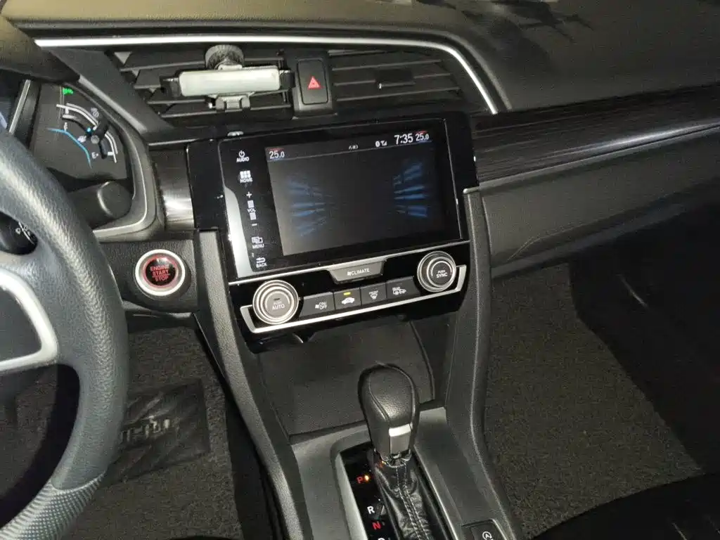 Honda Civic — миниатюра 9