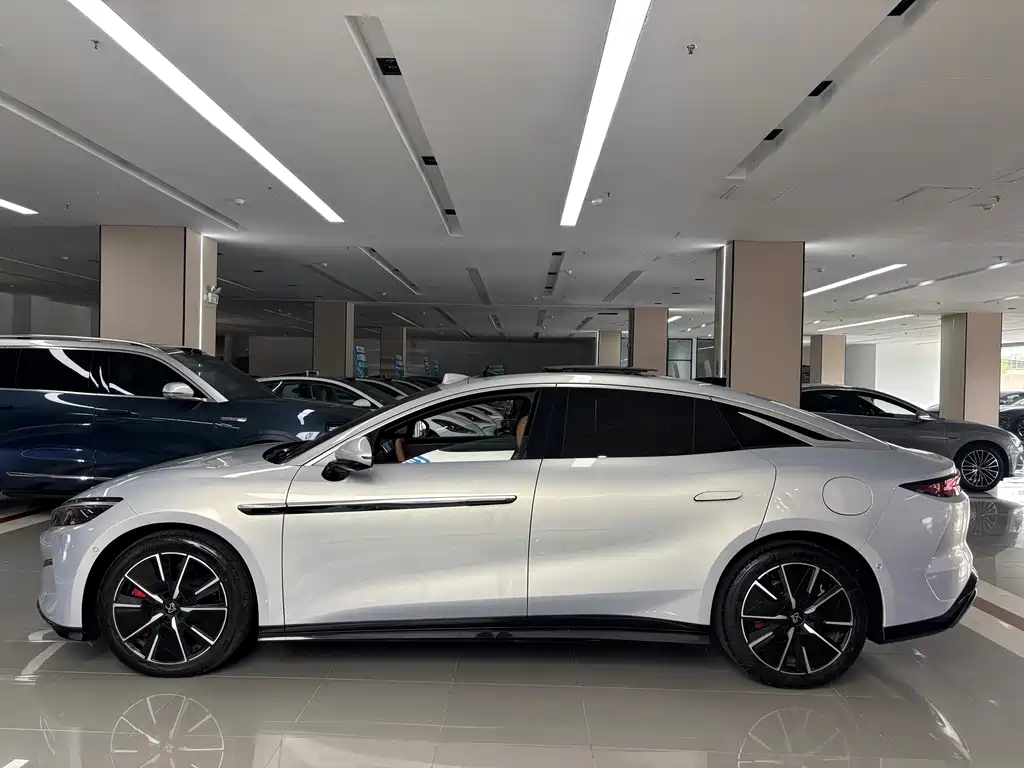 BYD Han L 2025 DM-i 200KM Flagship