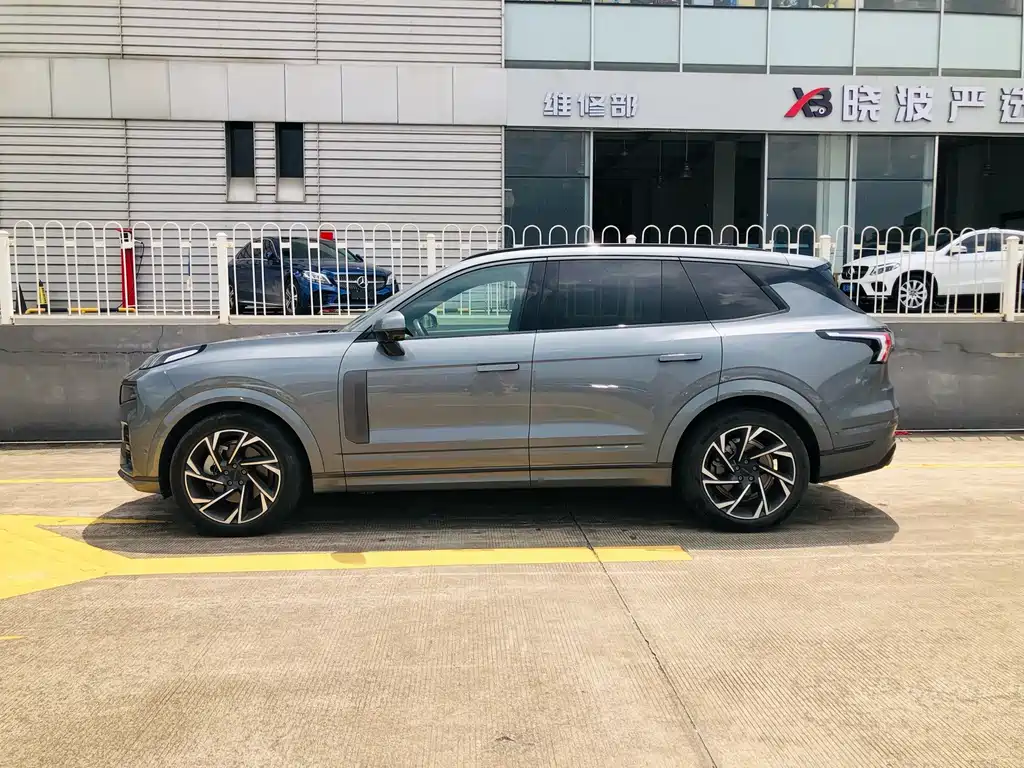 Lynk & Co 09 — миниатюра 8
