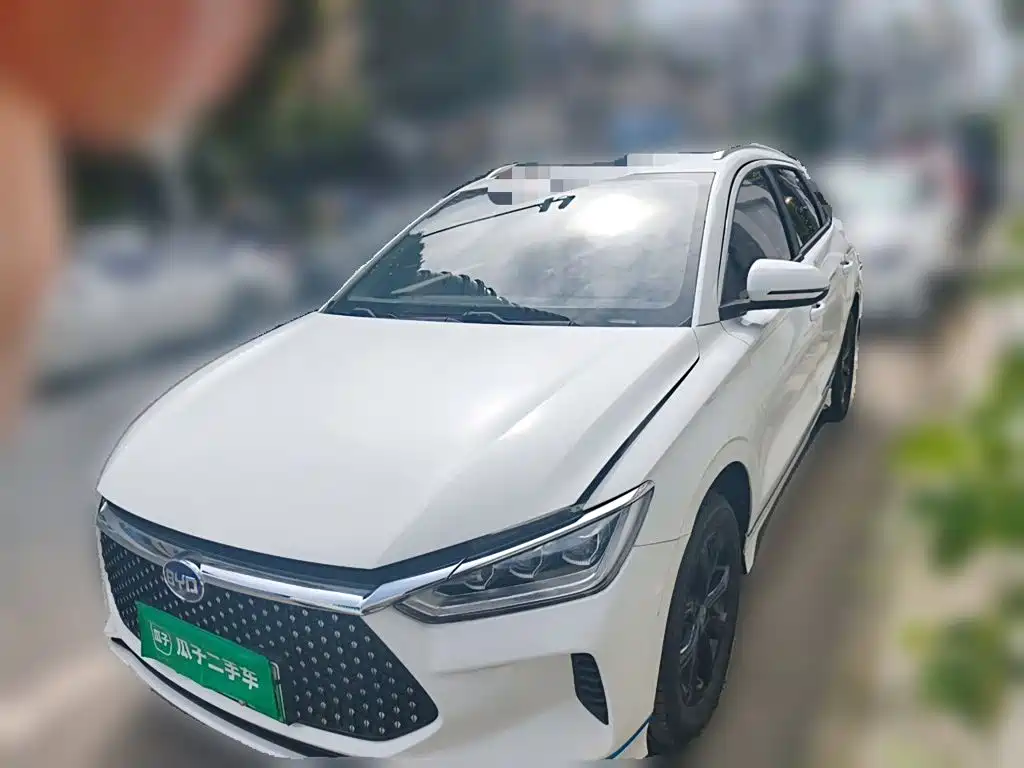 BYD e2