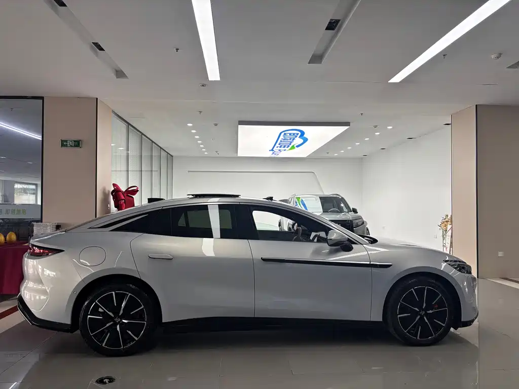 BYD Han L 2025 DM-i 200KM Flagship