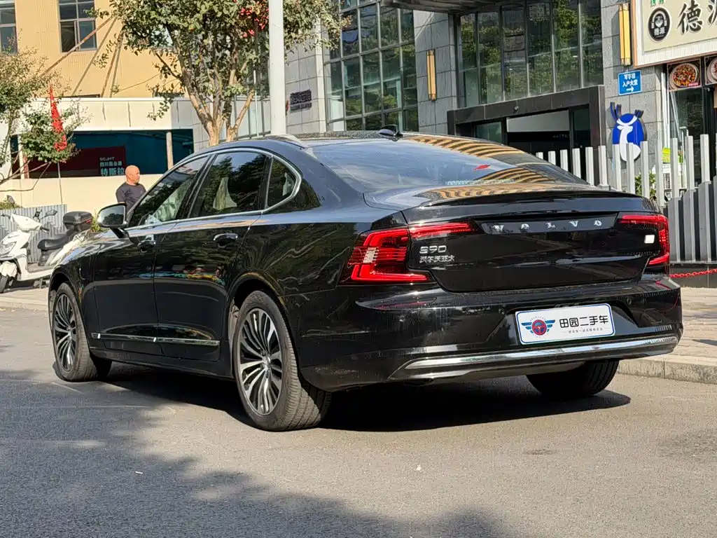 Volvo S90 PHEV — миниатюра 4
