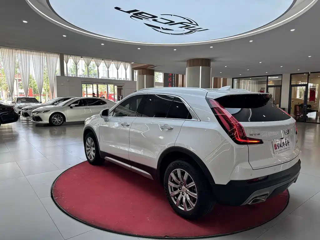 Cadillac XT4 2020 28T Lead
